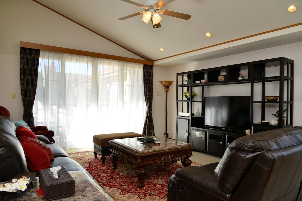 MAEDA BIRU HOUSE I II 那覇
