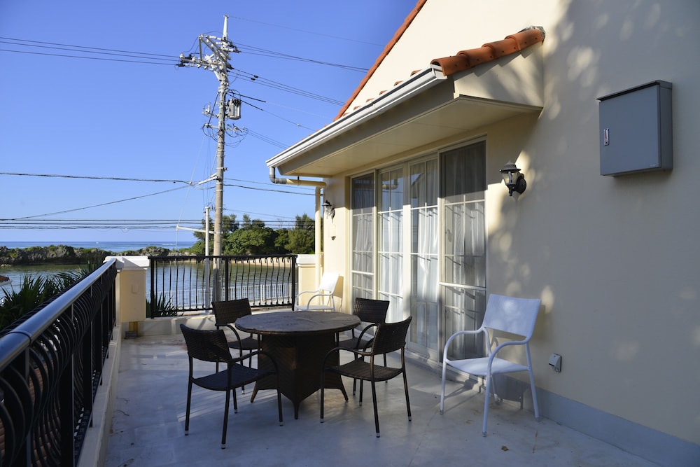MAEDA BIRU HOUSE I II 那覇