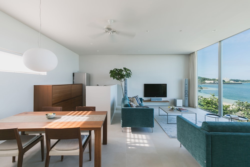 BEACH HOUSE PURAU 那覇