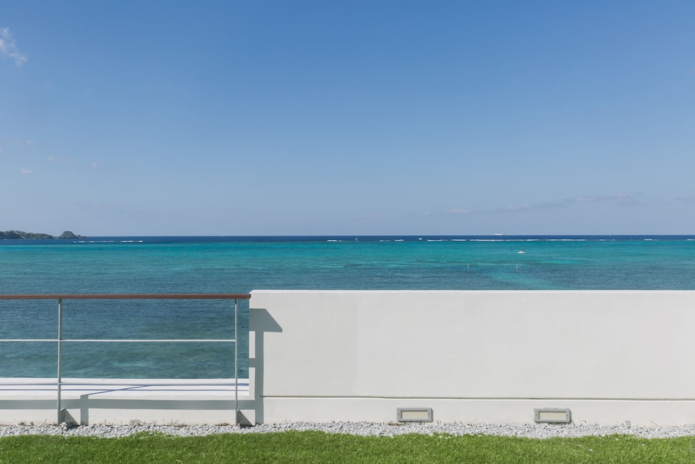 BEACH HOUSE PURAU 那覇