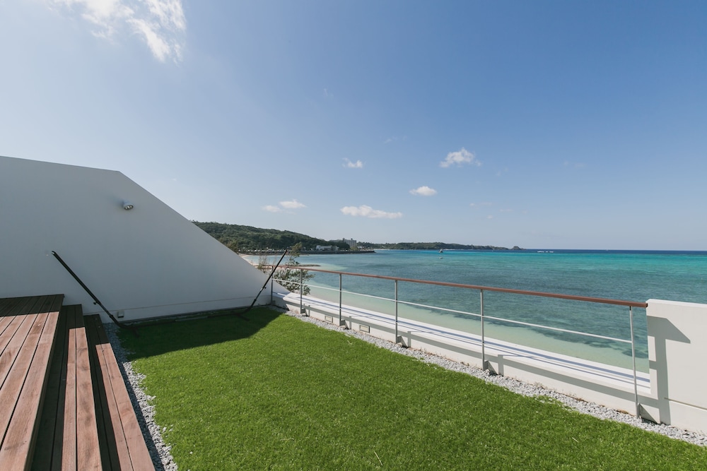 BEACH HOUSE PURAU 那覇