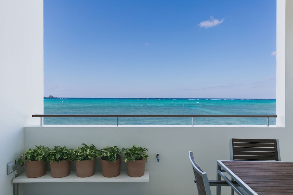 BEACH HOUSE PURAU 那覇