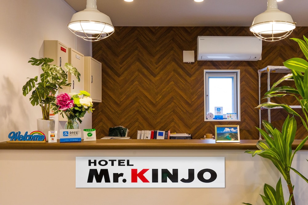 MR.KINJO IN RINZU SERAGAKI 那覇