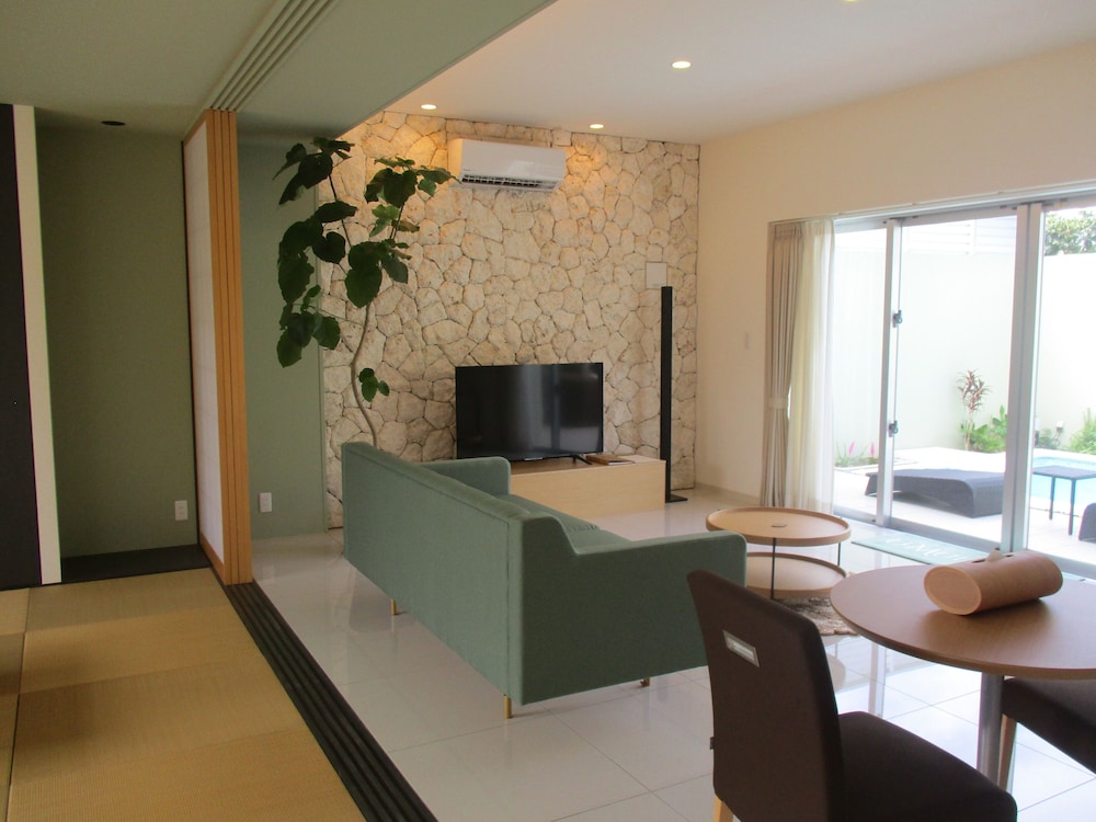 U-MUI FOREST VILLA OKINAWA 那覇