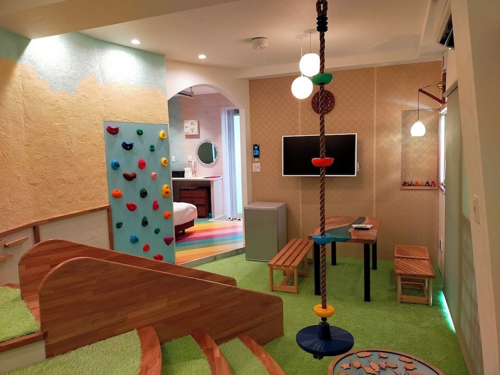 BUZZ RESORT 那覇