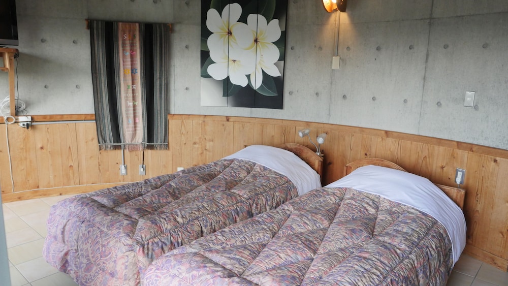 BUZZ RESORT 那覇