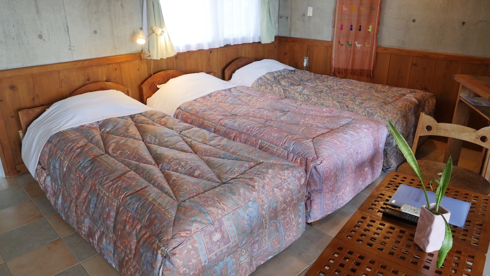 BUZZ RESORT 那覇