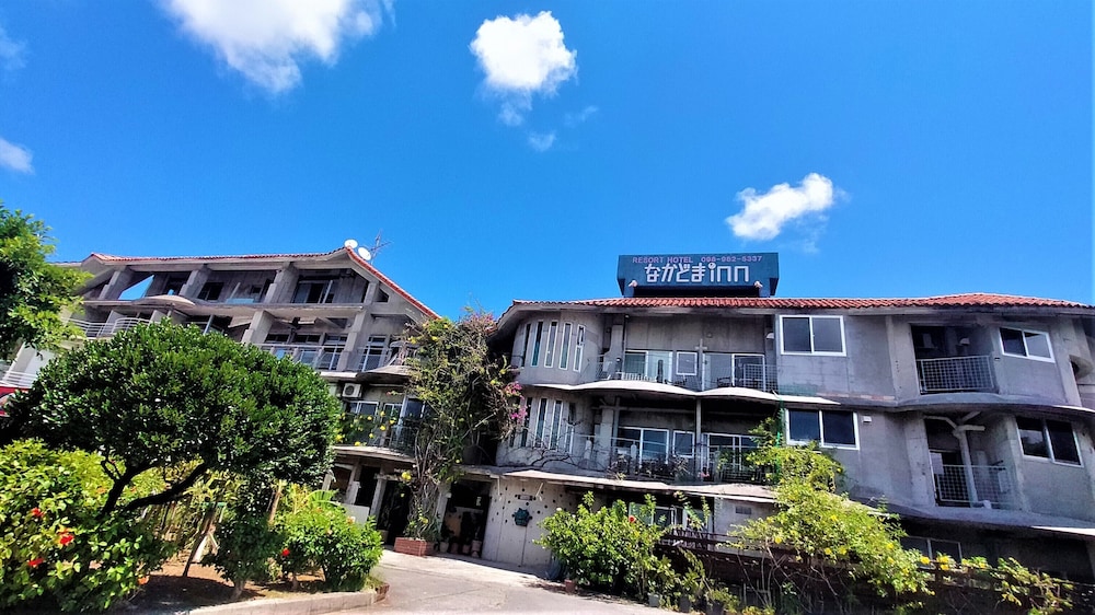 BUZZ RESORT 那覇
