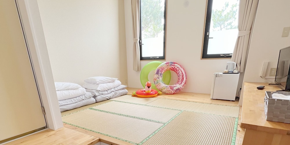 LOW COST RESORT MANZA BEACH 那覇