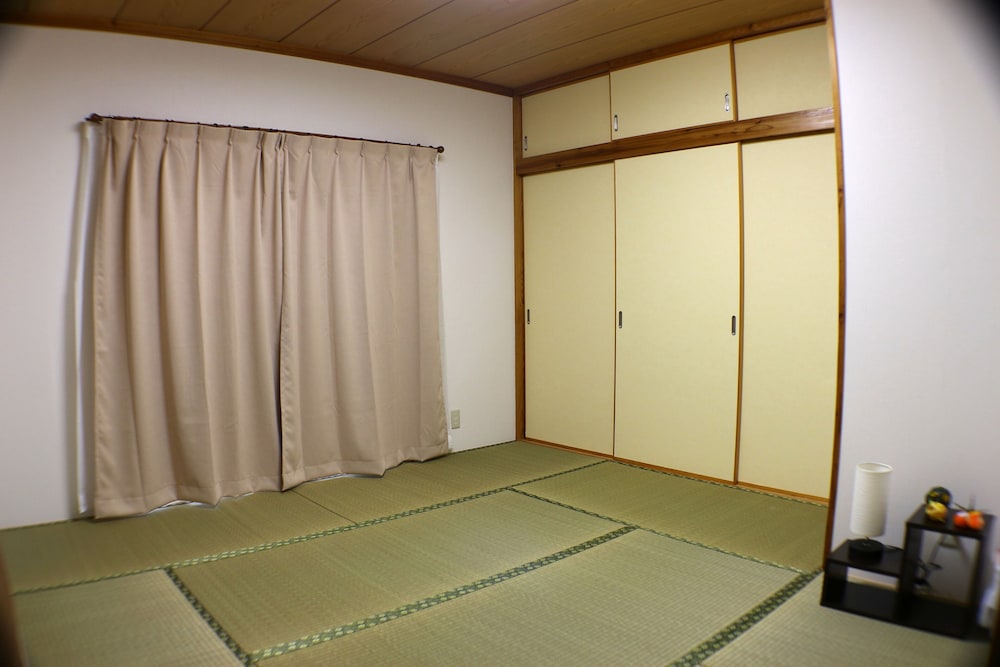 ペンションひまわり 那覇