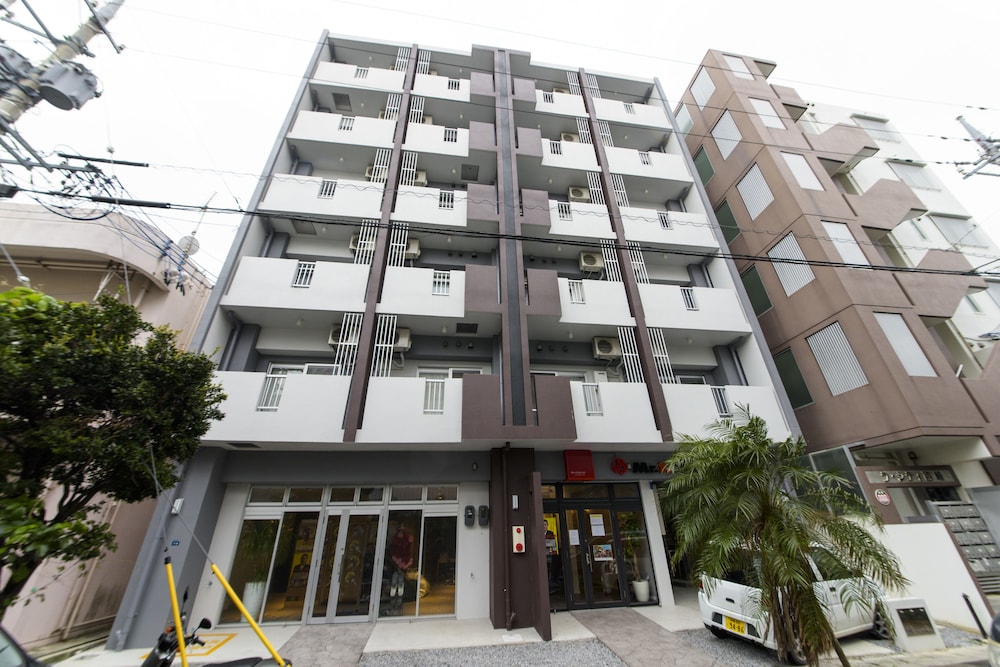 MR.KINJO IN NISHIZAKI 那覇