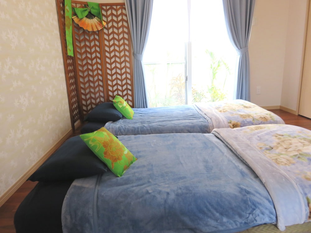 OKINAWA GUEST HOUSE URIZUN 那覇