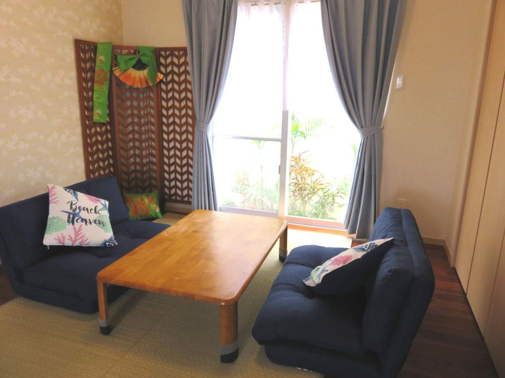OKINAWA GUEST HOUSE URIZUN 那覇