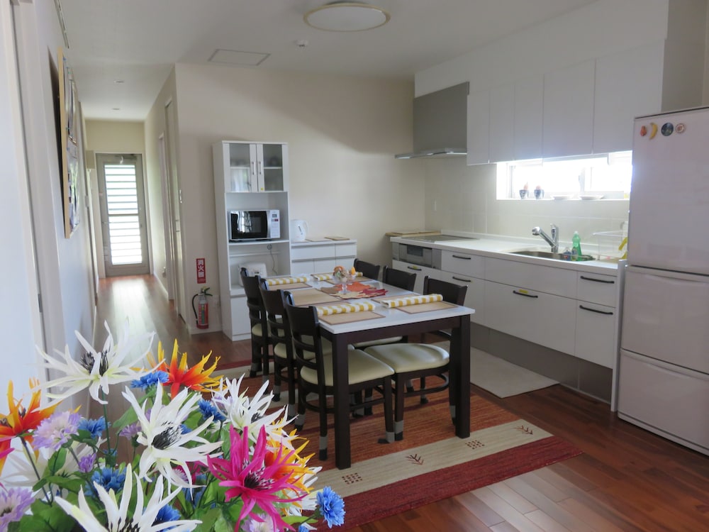 OKINAWA GUEST HOUSE URIZUN 那覇