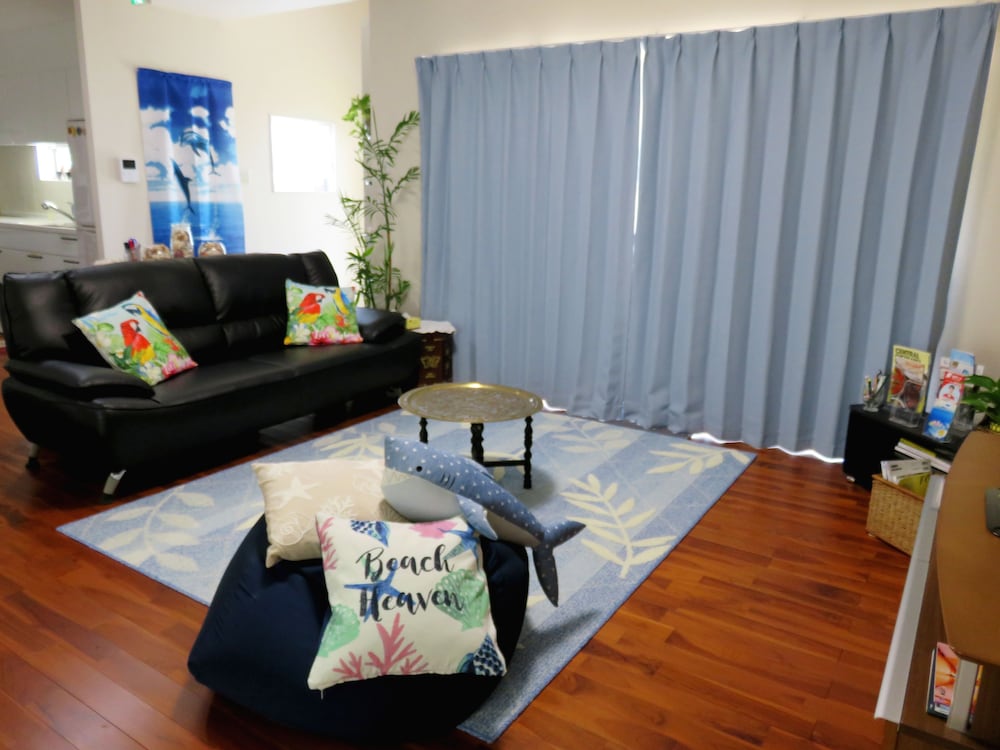 OKINAWA GUEST HOUSE URIZUN 那覇