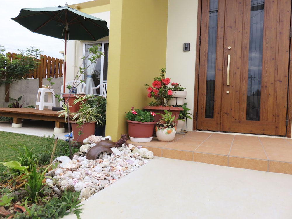 OKINAWA GUEST HOUSE URIZUN 那覇