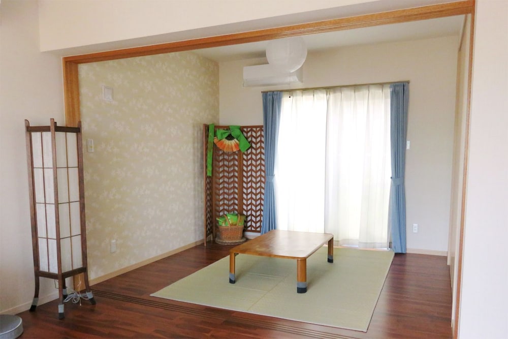 OKINAWA GUEST HOUSE URIZUN 那覇