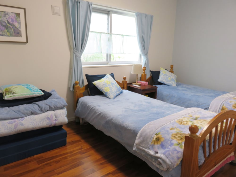 OKINAWA GUEST HOUSE URIZUN 那覇