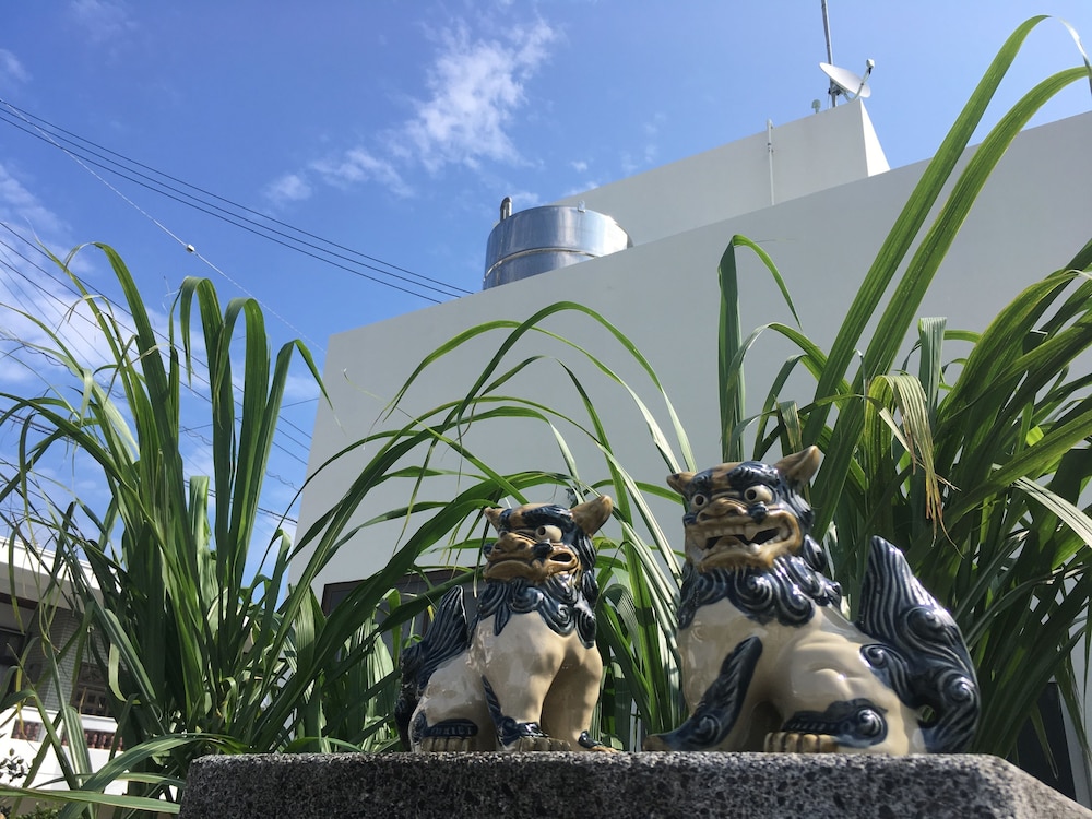 沖縄の宿 ゆんたく家 那覇