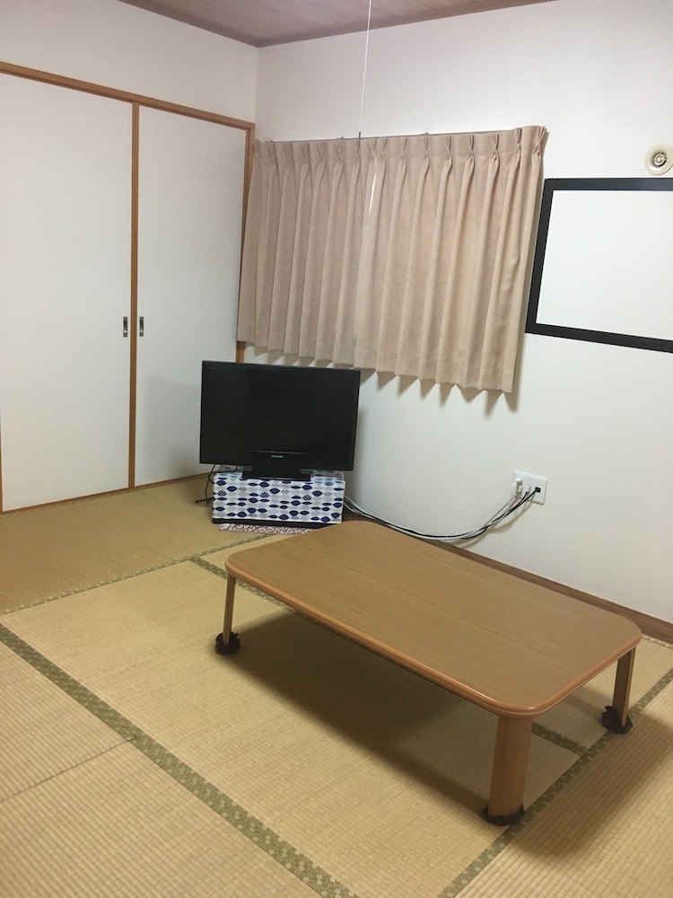 沖縄の宿 ゆんたく家 那覇