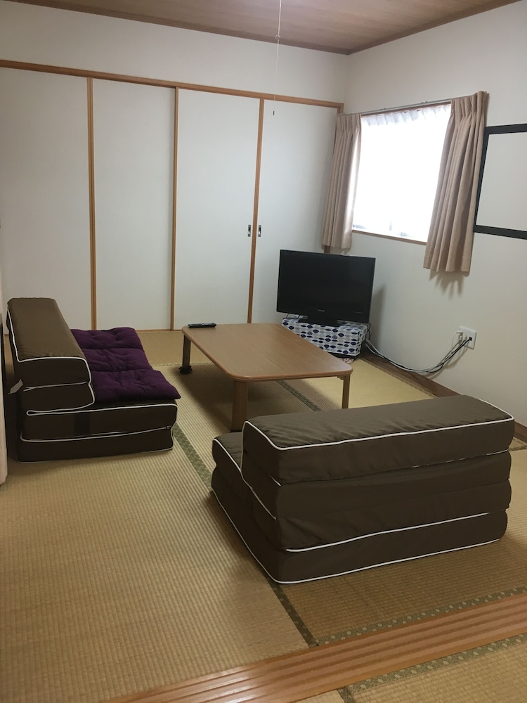 沖縄の宿 ゆんたく家 那覇