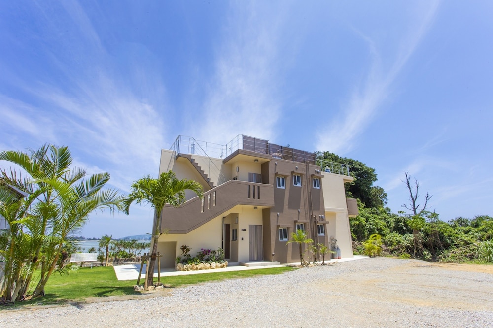 BEACH SIDE RESORT GRAND BLUE OKINAWA 那覇
