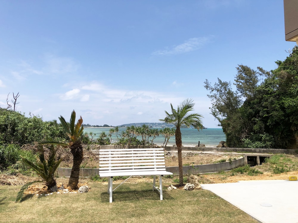 BEACH SIDE RESORT GRAND BLUE OKINAWA 那覇