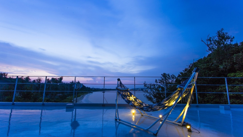 BEACH SIDE RESORT GRAND BLUE OKINAWA 那覇