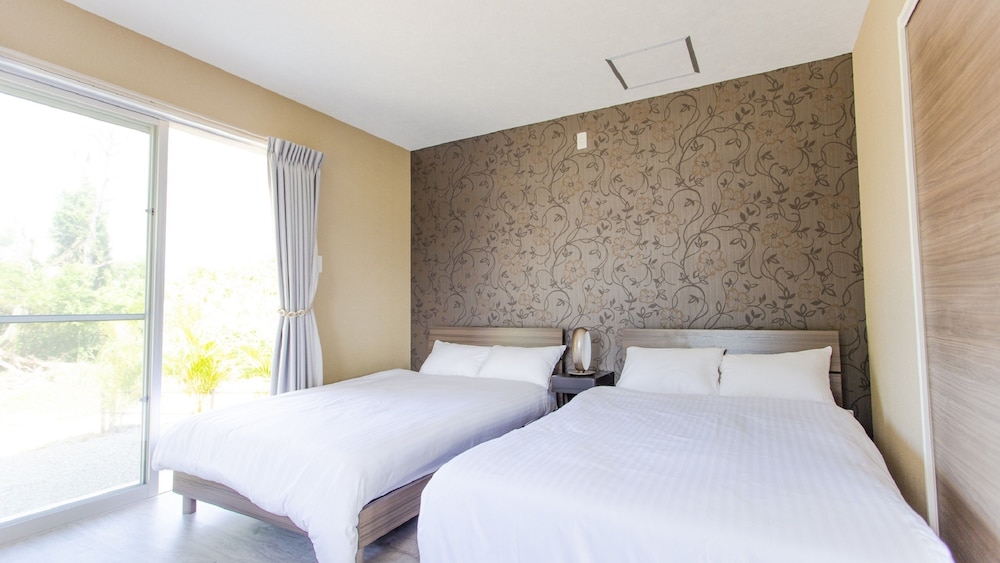 BEACH SIDE RESORT GRAND BLUE OKINAWA 那覇