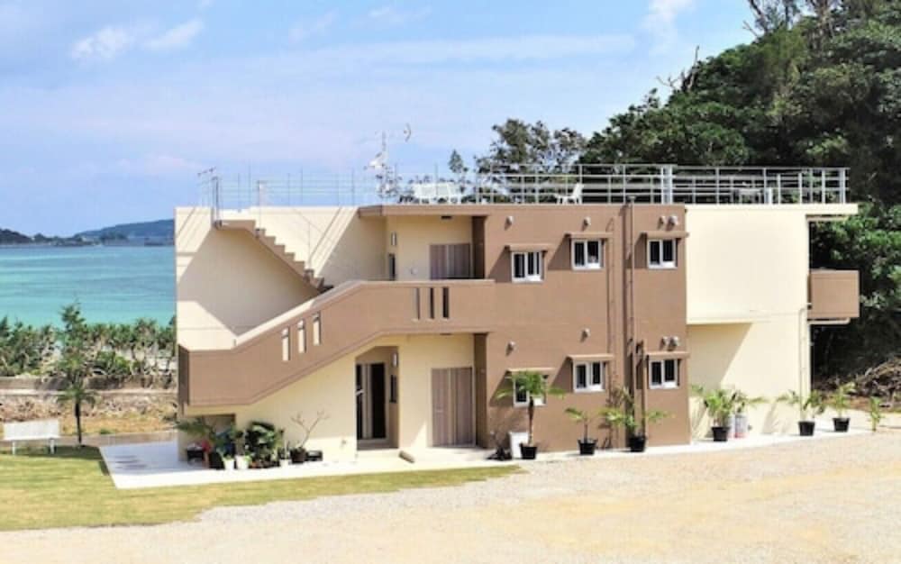 BEACH SIDE RESORT GRAND BLUE OKINAWA 那覇