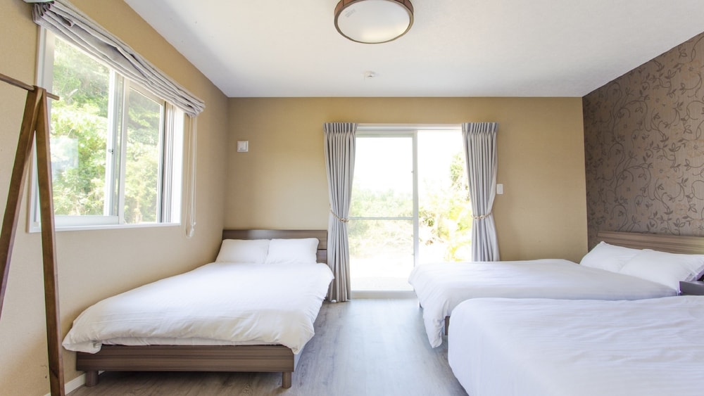 BEACH SIDE RESORT GRAND BLUE OKINAWA 那覇