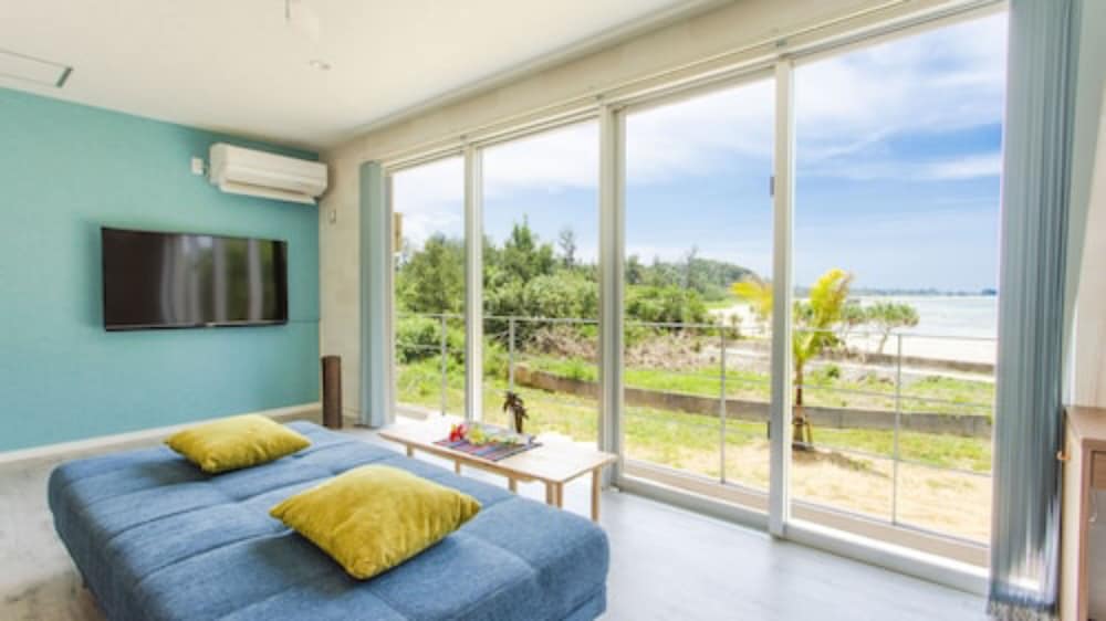 BEACH SIDE RESORT GRAND BLUE OKINAWA 那覇