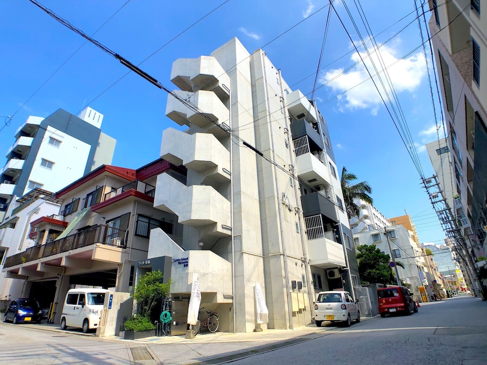 LITTLE ISLAND OKINAWA 旭橋 那覇