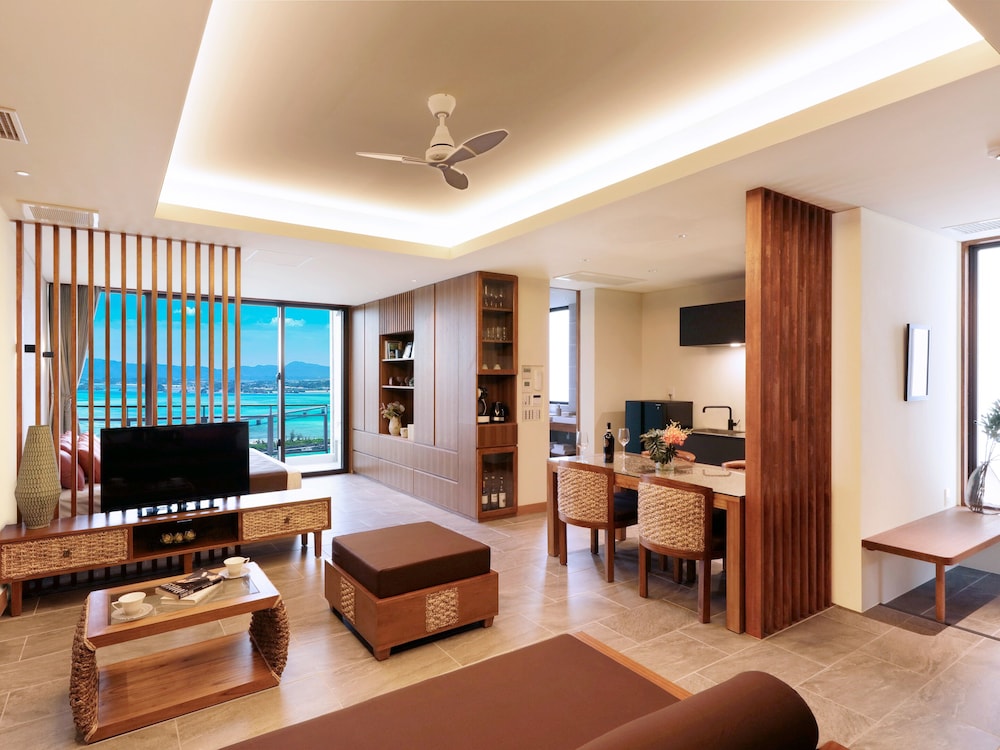 ONE SUITE THE CONDO 那覇