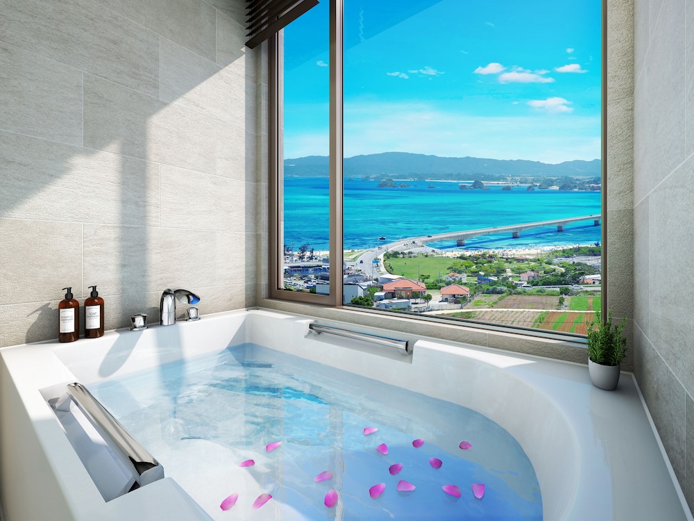 ONE SUITE THE CONDO 那覇