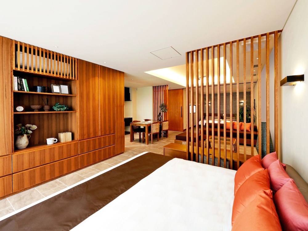 ONE SUITE THE CONDO 那覇