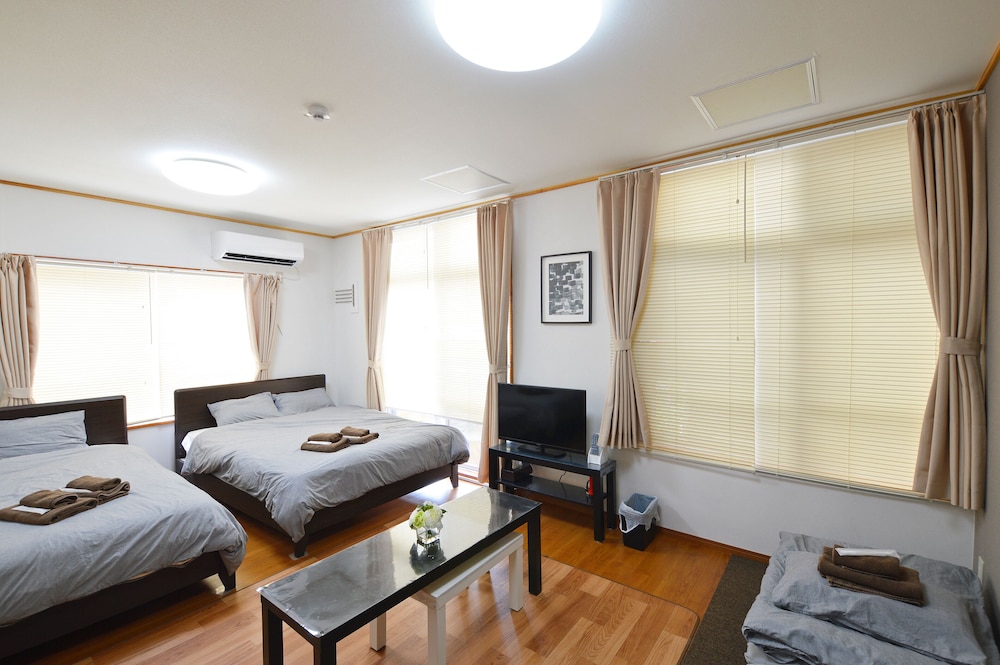 CHATEAU TIIDA 1F 那覇