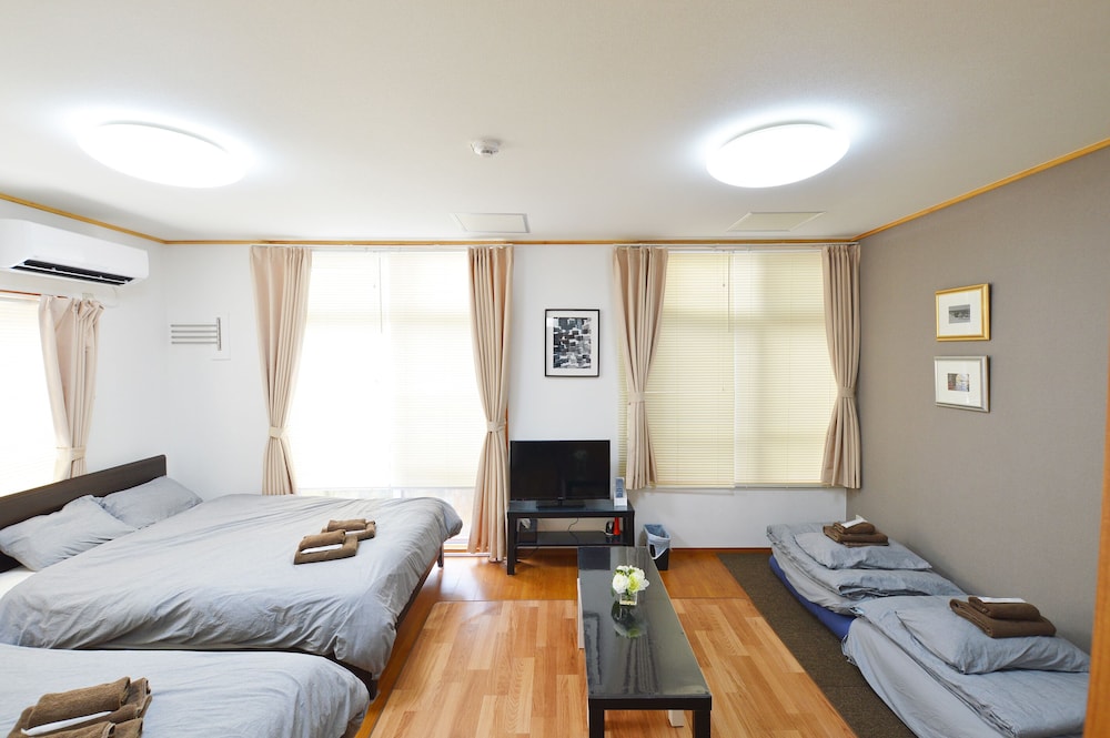 CHATEAU TIIDA 1F 那覇