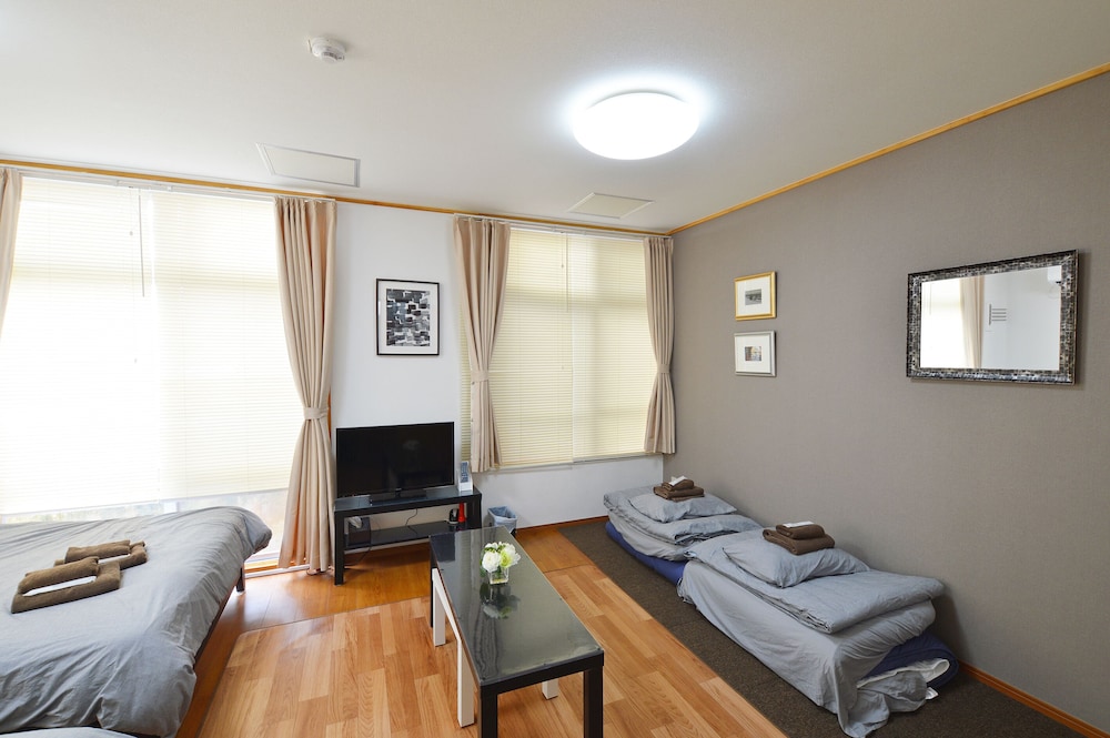 CHATEAU TIIDA 1F 那覇