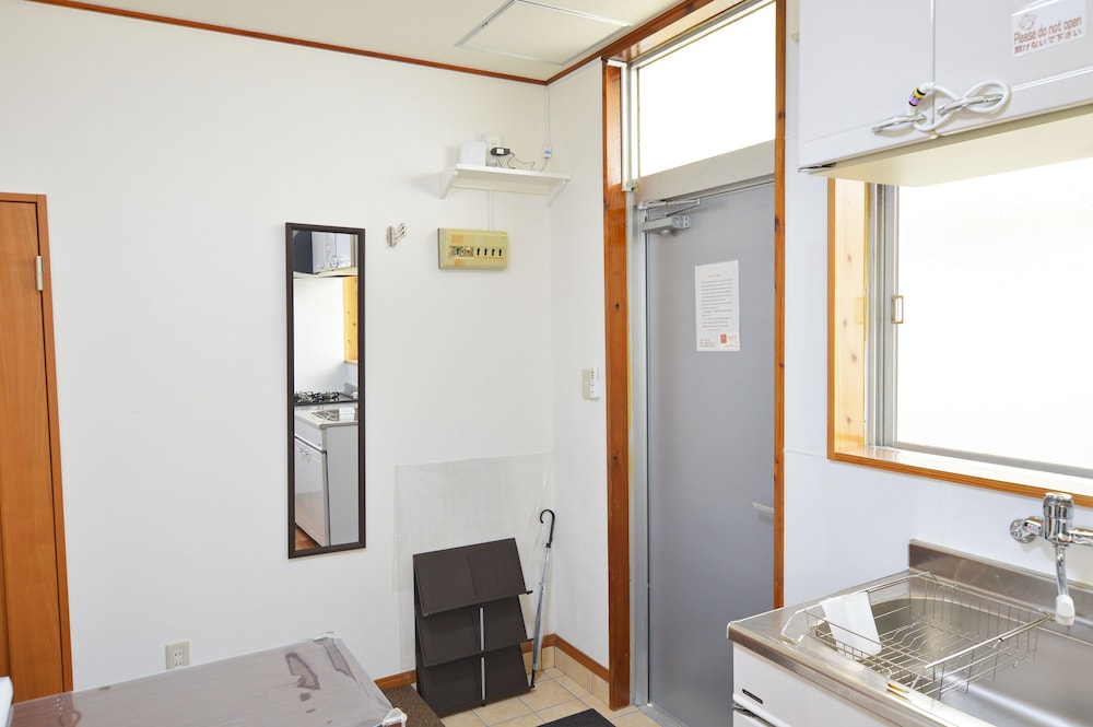 CHATEAU TIIDA 1F 那覇