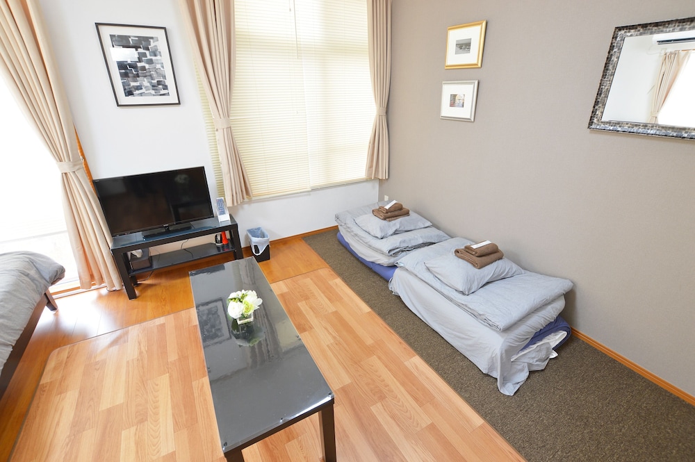 CHATEAU TIIDA 1F 那覇