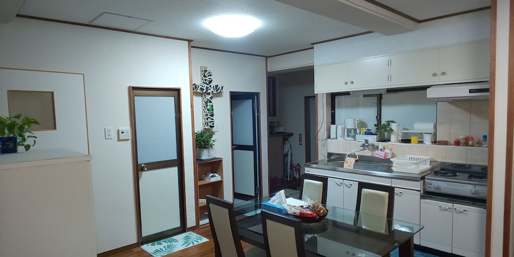 MIYAGI APARTMENT AKEBONO 那覇