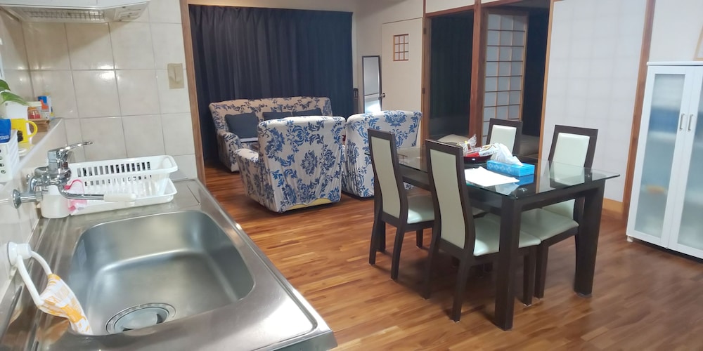 MIYAGI APARTMENT AKEBONO 那覇