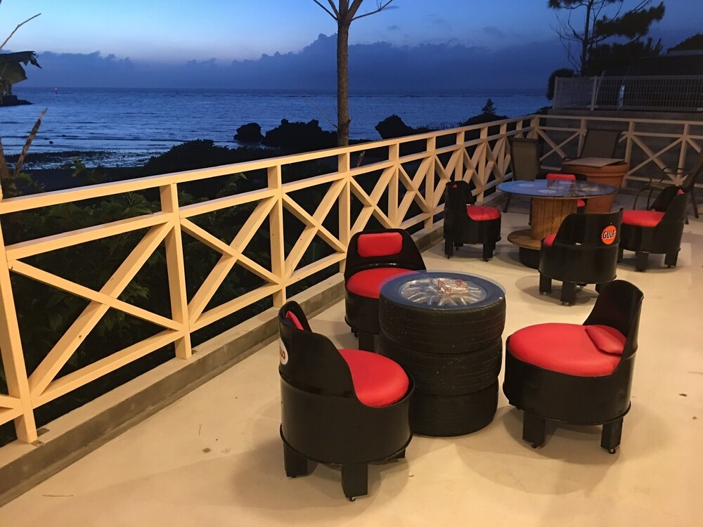 BEACH HOUSE 2 & PRIVATE BEACH 那覇