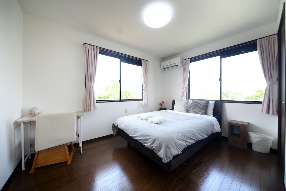 YOMITAN ZAKIMI HOUSE 那覇