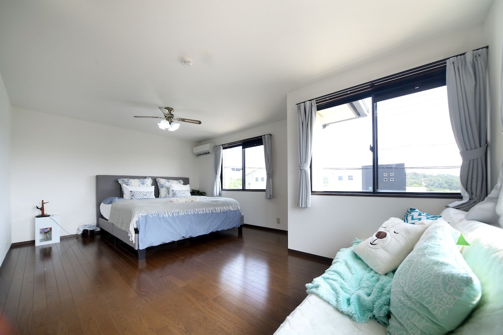 YOMITAN ZAKIMI HOUSE 那覇
