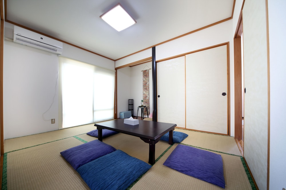 YOMITAN ZAKIMI HOUSE 那覇