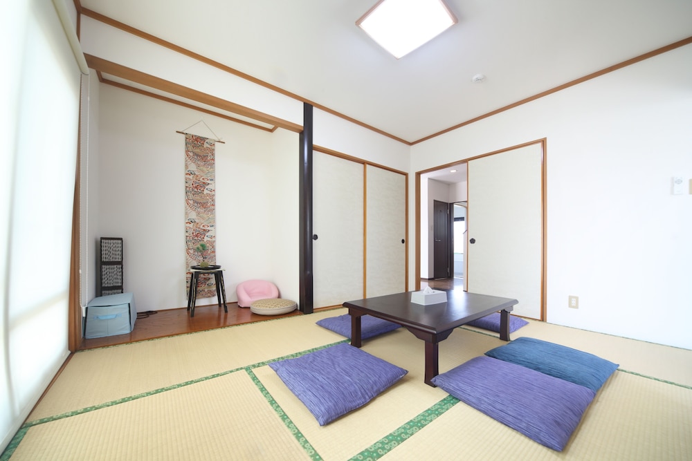 YOMITAN ZAKIMI HOUSE 那覇