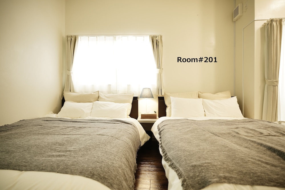 HOTEL TOMASMAKISHI 那覇