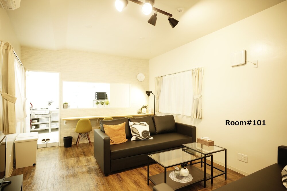 HOTEL TOMASMAKISHI 那覇